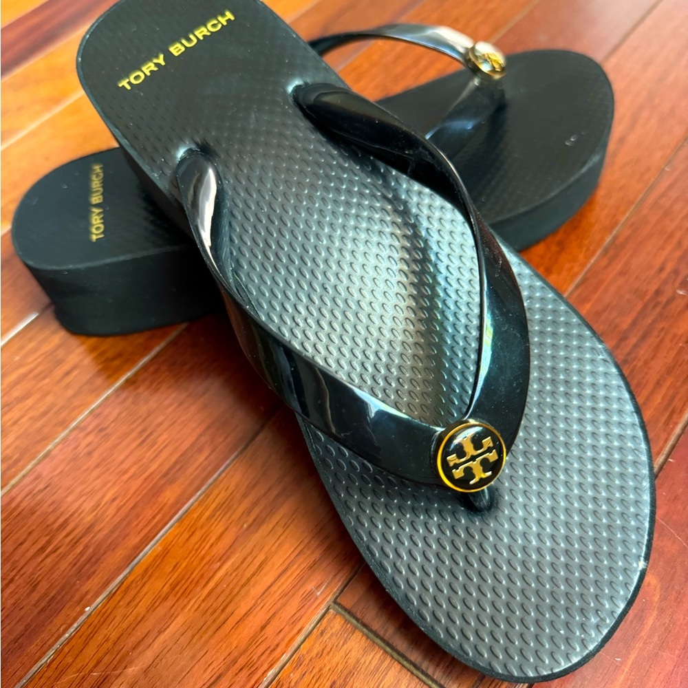 Tory Burch Flip Flops in a very good condition